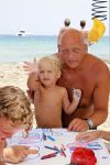 Ibiza 11 juli 2012
Herman den Blijker en zijn vrouw Jacqueline vieren de 4e verjaardag van hun zoon Matz bij coco beach.
Peter Smulders bv