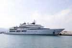 ibiza 11 juli 2012
Het jacht/boot met de naam Katara in de haven van ibiza.
Peter Smulders bv