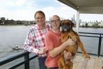 Rotterdam, 3 Augustus 2012
Jan de Hoop samen met zijn partner Coen Lievaart en hond Bob.
Foto Peter Smulders BV