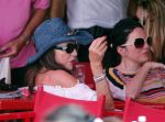St Tropez 3 augustus 2012
Joan Collins met man en familie op terras in St Tropez.
Peter Smulders bv