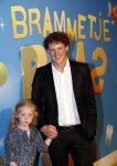 Amsterdam 24 juni 2012
Jochem Myjer met zijn nichtje bij de premiere van Brammetje Baas in het eye filmtheater.
Peter Smulders bv