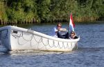Nigtevecht 25 juli 2012
Jort Kelder en zijn vriendin Lauren Verster aan het varen met sloep/boot op de vecht.
Peter Smulders bv