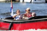 Vreeland 25 juli 2012
Maarten Spanjer met vriendin en Rene v d Gijp met vriendin aan het varen op de Vecht met sloep/boot Maarten.
Peter Smulders bv