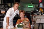 Gran Canaria Las Palmas 9 juli 2012
Marianne Weber zoon en kleinzoon bij de strandtent op Gran Canaria.
Peter Smulders bv