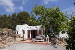 Ibiza 11 juli 2012
Binnen kijken bij de bed and breakfast van Maribelle en haar man Nicolaas Streefkerk.
Peter Smulders bv