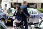 Amsterdam 20 juli 2012
Mark v Eeuwen met zijn nieuwe vriendin op de fiets.
Peter Smulders bv