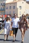 St Tropez 4 augustus 2012
Feestje van Michiel Mol voor zijn 43e verjaardag. Aanwezig oa Harrie Mens met zijn dochters Noor Suze Marloes en Sarah. Ook de ouders van Michiel Jan en ... zijn aanwezig . 
Peter Smulders bv