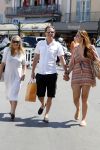 St Tropez 4 augustus 2012
Feestje van Michiel Mol voor zijn 43e verjaardag. Aanwezig oa Harrie Mens met zijn dochters Noor Suze Marloes en Sarah. Ook de ouders van Michiel Jan en ... zijn aanwezig . 
Peter Smulders bv