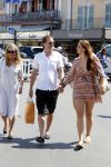 St Tropez 4 augustus 2012
Feestje van Michiel Mol voor zijn 43e verjaardag. Aanwezig oa Harrie Mens met zijn dochters Noor Suze Marloes en Sarah. Ook de ouders van Michiel Jan en ... zijn aanwezig . 
Peter Smulders bv