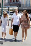St Tropez 4 augustus 2012
Feestje van Michiel Mol voor zijn 43e verjaardag. Aanwezig oa Harrie Mens met zijn dochters Noor Suze Marloes en Sarah. Ook de ouders van Michiel Jan en ... zijn aanwezig . 
Peter Smulders bv