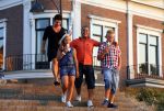 Zaltbommel 25 juli 2012
Mohammed met zijn nieuwe vriendin Patricia en haar kinderen.
Peter Smulders bv