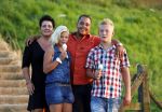 Zaltbommel 25 juli 2012
Mohammed met zijn nieuwe vriendin Patricia en haar kinderen.
Peter Smulders bv