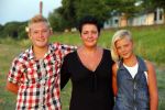 Zaltbommel 25 juli 2012
Mohammed met zijn nieuwe vriendin Patricia en haar kinderen.
Peter Smulders bv