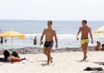 ibiza 1 augustus 2012
Ferry Doedens met zijn nieuwe vriend Nuno Azevedo op het strand bij el seriquito.
Peter Smulders bv