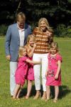 Wassenaar 7 juli 2012
Fotosessie met Prins Willem Alexander prinses Maxima Alexia Ariane en Amalia op landgoed de horsten.
Peter Smulder bv