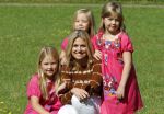 Wassenaar 7 juli 2012
Fotosessie met Prins Willem Alexander prinses Maxima Alexia Ariane en Amalia op landgoed de horsten.
Peter Smulder bv