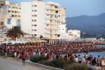 Ibiza 10 juli 2012
Wesley Sneijder en zijn vrouw Yolanthe Sneijder Cabau verliefd op ibiza genieten van de ondergaande zon. publiek bij oa afrojack
Peter Smulders bv