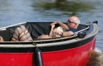 Vreeland 25 juli 2012
Maarten Spanjer met vriendin en Rene v d Gijp met vriendin aan het varen op de Vecht met sloep/boot Maarten.
Peter Smulders bv