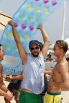 ibiza 1 augustus 2012
Ferry Doedens met zijn nieuwe vriend Nuno Azevedo op het strand bij el seriquito. Roeland Fernhout
Peter Smulders bv