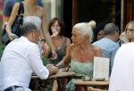 Amsterdam 26 juli 2012
Ronald Kahn en Judith Osborn op terras op de cornelis schuytstraat.
Peter Smulders bv