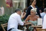 Amsterdam 26 juli 2012
Ronald Kahn en Judith Osborn op terras op de cornelis schuytstraat.
Peter Smulders bv