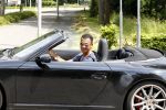 Amstelveen Amsterdam 19 juni 2012
Ruud Gullit en Estelle Cruijff gaan naar de diploma uitreiking van hun zoon op de internationale School Amsterdam. Ruud komt met zijn porsche cabrio.
Peter Smulders bv