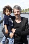 Huizen 7 juli 2012
Trouwen Jeroen Nieuwenhuizen en zijn vrouw Kayla bij fletcher hotel in Huizen.
Ruud de Wild met zoon
Peter Smulders bv