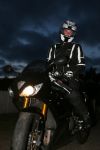 Well, 8 Juli 2012
Sietse Klomp met zijn nieuwe Triumph Daytona motor.
Foto Peter Smulders BV