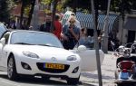 Amsterdam 9 augustus 2012
Stacey Rookhuizen met haar cabrio in amsterdam.
Peter Smulders bv