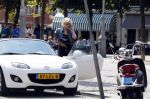 Amsterdam 9 augustus 2012
Stacey Rookhuizen met haar cabrio in amsterdam.
Peter Smulders bv