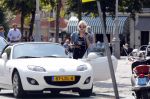 Amsterdam 9 augustus 2012
Stacey Rookhuizen met haar cabrio in amsterdam.
Peter Smulders bv