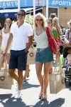 St Tropez 4 augustus 2012
Feestje van Michiel Mol voor zijn 43e verjaardag. Aanwezig oa Harrie Mens met zijn dochters Noor Suze Marloes en Sarah. Ook de ouders van Michiel Jan en ... zijn aanwezig . Suze met haar vriend Emiel de Sevren
Peter Smulders bv