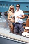 St Tropez 4 augustus 2012
Feestje van Michiel Mol voor zijn 43e verjaardag. Aanwezig oa Harrie Mens met zijn dochters Noor Suze Marloes en Sarah. Ook de ouders van Michiel Jan en ... zijn aanwezig . Suze met haar vriend Emiel de Sevren
Peter Smulders bv