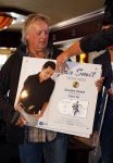 Volendam 9 augustus 2012
Uitreiking nieuwe cd en gouden cd aan Jan Smit door Nick Schilder.
Jaap Alice en Aloys Buijs zijn natuurlijk aanwezig. Thomas Tol
Peter Smulders bv