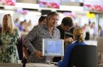 Schiphol 28 juli 2012
Victor Reinier vertrekt op schiphol met zijn vriendin dochter en... op vakantie.
Peter Smulders bv
