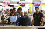 Schiphol 28 juli 2012
Victor Reinier vertrekt op schiphol met zijn vriendin dochter en... op vakantie.
Peter Smulders bv