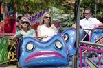 Laren 30 juni 2012
Vivian Reijs met dochter Day en vriendinnen op de kermis van Laren
Peter Smulders bv