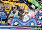 Laren 30 juni 2012
Vivian Reijs met dochter Day en vriendinnen op de kermis van Laren
Peter Smulders bv