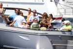 St Tropez 4 augustus 2012
Feestje van Michiel Mol voor zijn 43e verjaardag. Aanwezig oa Harrie Mens met zijn dochters Noor Suze Marloes en Sarah. Ook de ouders van Michiel Jan en ... zijn aanwezig . wajer osprey boot
Peter Smulders bv