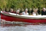 Nederhorst den Berg 22 juli 2012
Wendy v Dijk met Sem en Lizzy en Erland Galjaard aan het varen op de vecht. Ook de ouders van Erland zijn aanwezig op de sloep.
Peter Smulders bv