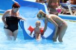 Ibiza 30 juli 2012
Wendy v Dijk met Erland Galjaard Lizzy Sem Mik en haar moeder in het aquapark op ibiza.
Peter Smulders bv