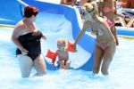 Ibiza 30 juli 2012
Wendy v Dijk met Erland Galjaard Lizzy Sem Mik en haar moeder in het aquapark op ibiza.
Peter Smulders bv