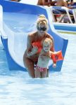 Ibiza 30 juli 2012
Wendy v Dijk met Erland Galjaard Lizzy Sem Mik en haar moeder in het aquapark op ibiza.
Peter Smulders bv