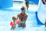 Ibiza 30 juli 2012
Wendy v Dijk met Erland Galjaard Lizzy Sem Mik en haar moeder in het aquapark op ibiza.
Peter Smulders bv