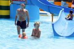 Ibiza 30 juli 2012
Wendy v Dijk met Erland Galjaard Lizzy Sem Mik en haar moeder in het aquapark op ibiza.
Peter Smulders bv