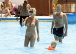 Ibiza 30 juli 2012
Wendy v Dijk met Erland Galjaard Lizzy Sem Mik en haar moeder in het aquapark op ibiza.
Peter Smulders bv