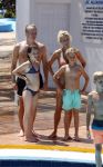 Ibiza 30 juli 2012
Wendy v Dijk met Erland Galjaard Lizzy Sem Mik en haar moeder in het aquapark op ibiza.
Peter Smulders bv