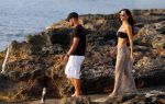 Ibiza 10 juli 2012
Wesley Sneijder en zijn vrouw Yolanthe Sneijder Cabau verliefd op ibiza genieten van de ondergaande zon.
Peter Smulders bv
