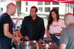 Amsterdam 10 augustus 2012
Yolanthe Sneijder Cabau Najib Amhali en Johnny de Mol bij opnames film Valentino.
Peter Smulders bv