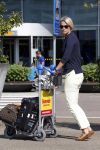 Schiphol 8 augustus 2013
Anouk Smulders op schiphol.
Peter Smulders bv